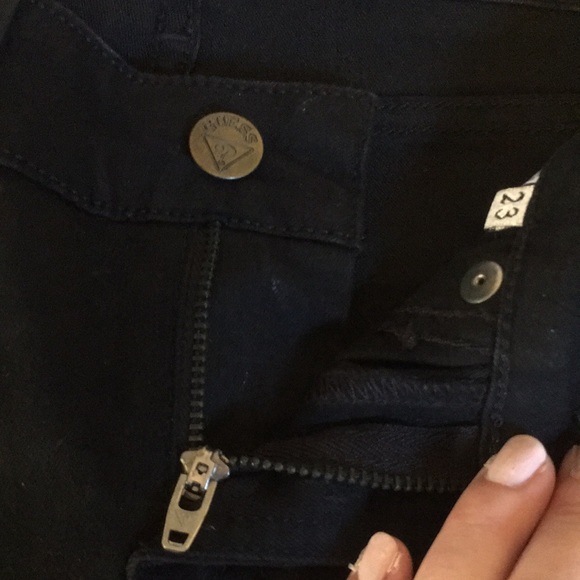 NWOT Low Rise Black Denim Crop Midi Guess Jeans - Picture 5 of 6